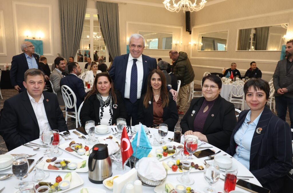 Nilüfer Ailesi İftarda